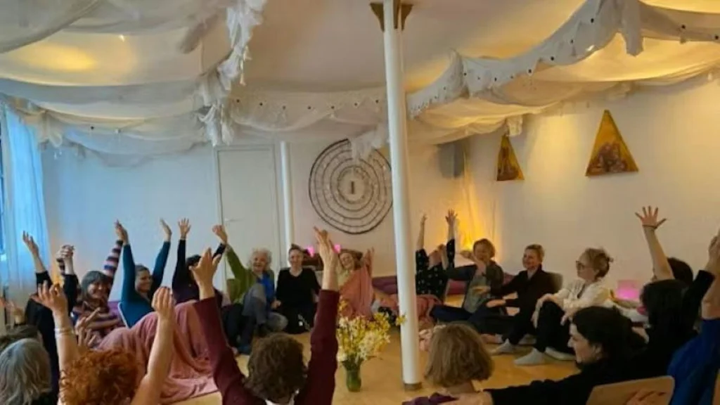 Kvindegruppen Yoniversal Wisdom med Diana